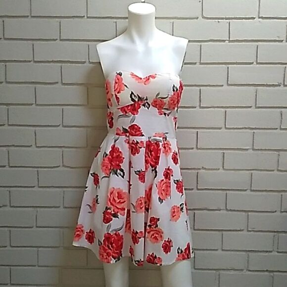 Say What? Dresses & Skirts - Say What? Strapless Floral Skater Style Mini Dress. Size Large NWOT